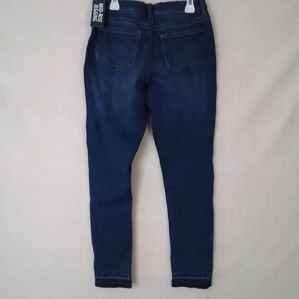 OshKosh Mid Rise Jegging Girl's‎ Size 14 in Dark Wash Denim